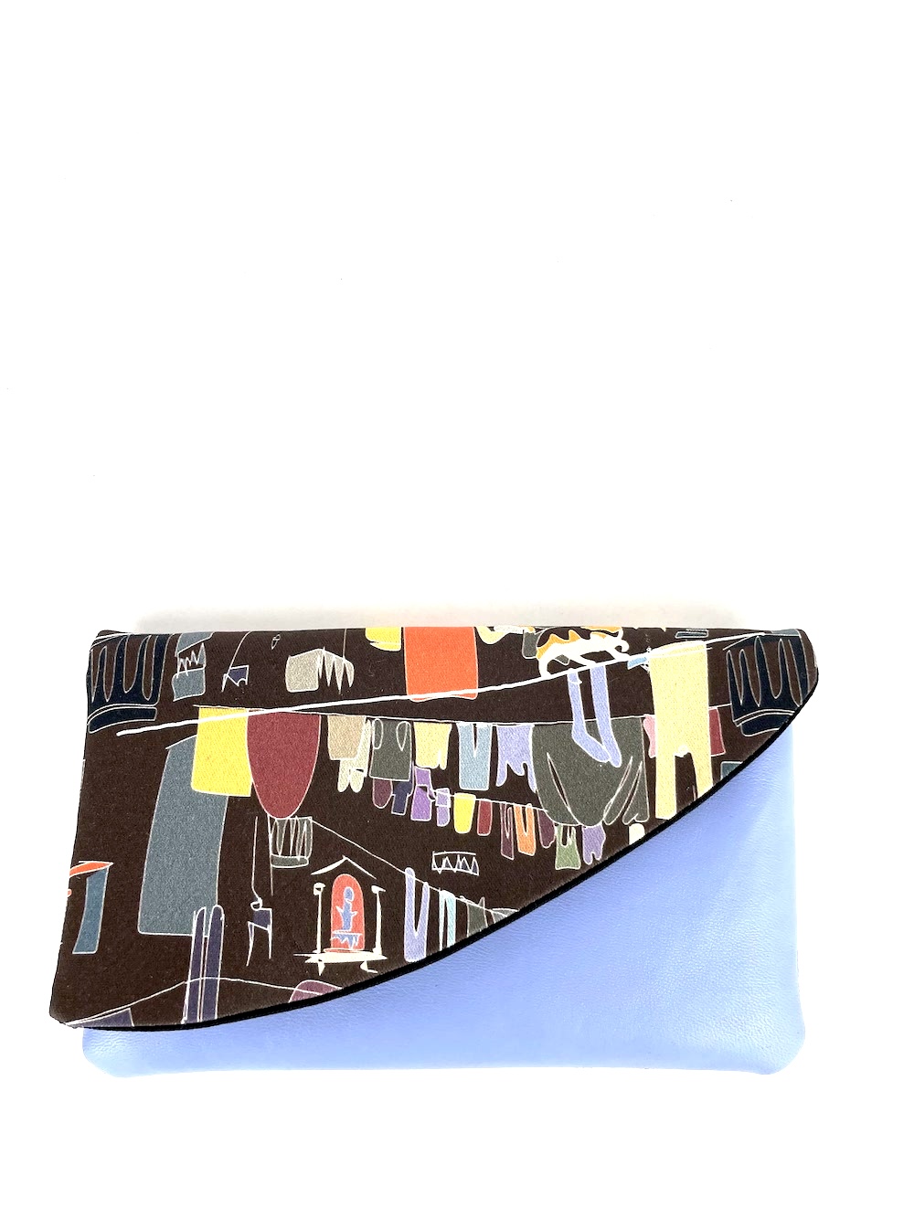 borsellino-ciappa-grande-pelle-celeste-polvere-cotone-fantasia-napoli-panni-stesi-blu-00016