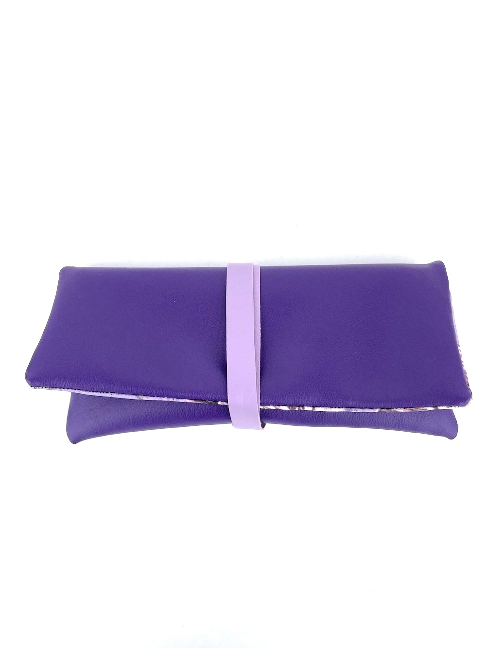 portatabacco-portaocchiali-portatutto-pelle-viola-seta-fantasia-viola-rosa-0002