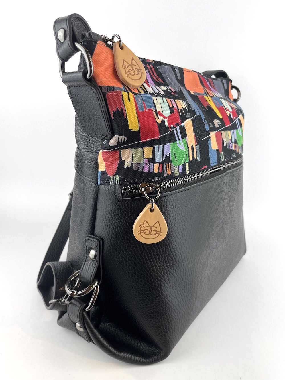 zaino-borsa-pelle-nera-cotone-fantasia-napoli-panni-stesi-blu-0002