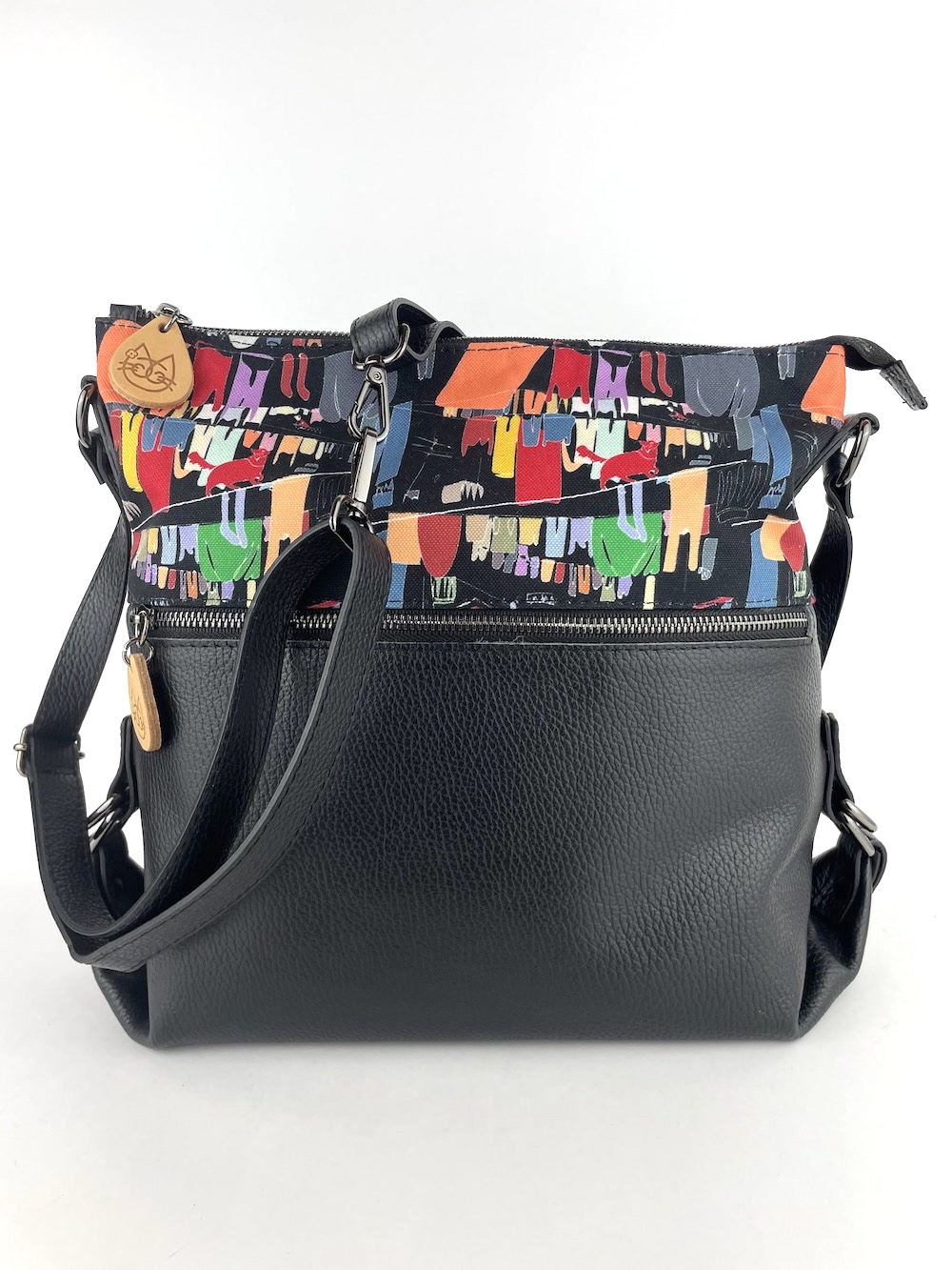 zaino-borsa-pelle-nera-cotone-fantasia-napoli-panni-stesi-blu-0003
